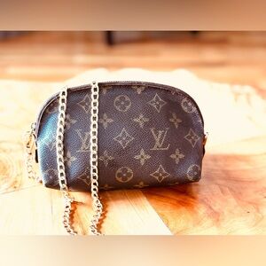 Louis Vuitton
Monogram Cosmetic Pouch vintage with unbranded chain
